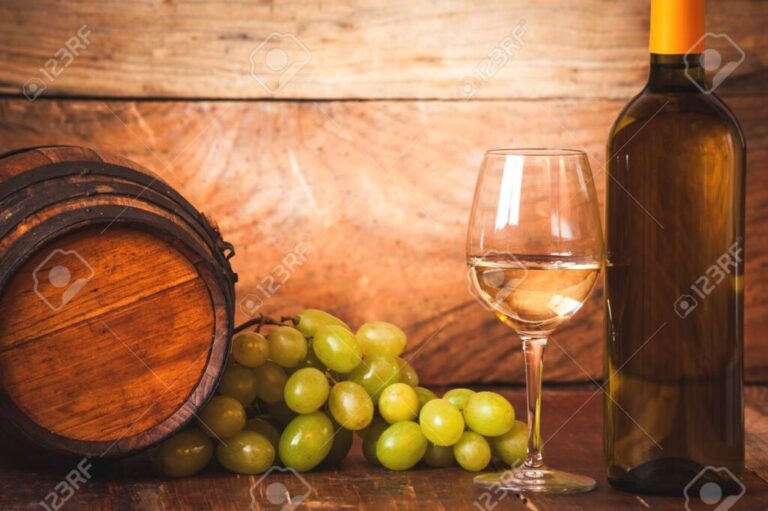 Best 12 Wineries in Ohio: Top Places to Sip and Savor